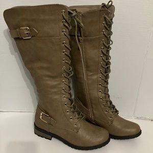 ⚜️"FOREVER" TAUPE STRAPPY LACE UP BOOTS! NWOT!!⚜️